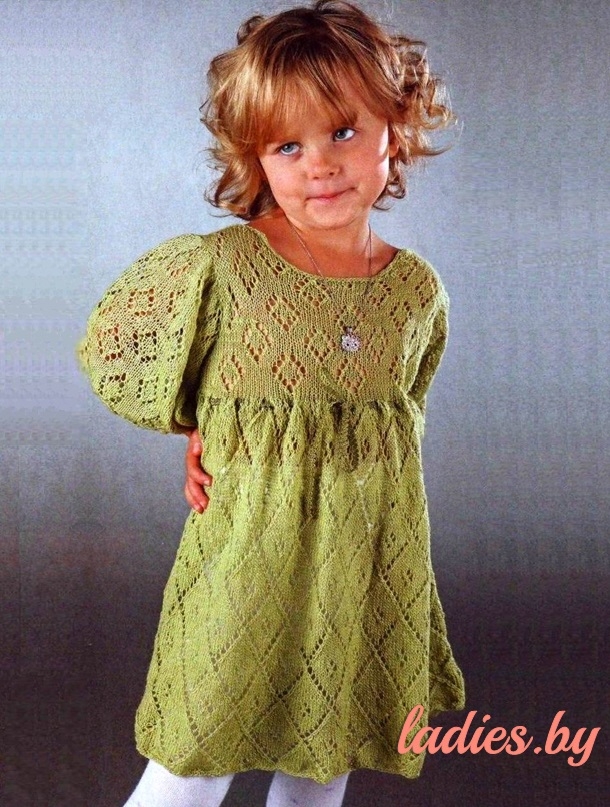 платье девочке спицами с описанием до года