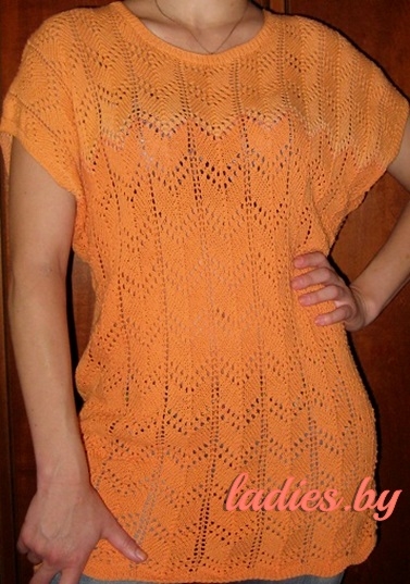 Оранжевая удлинённая ажурная блузка