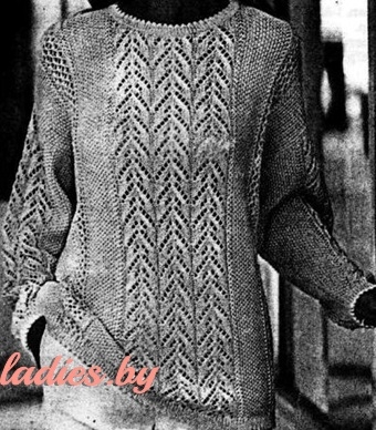 Вязаный женский джемпер с ажурными полосами