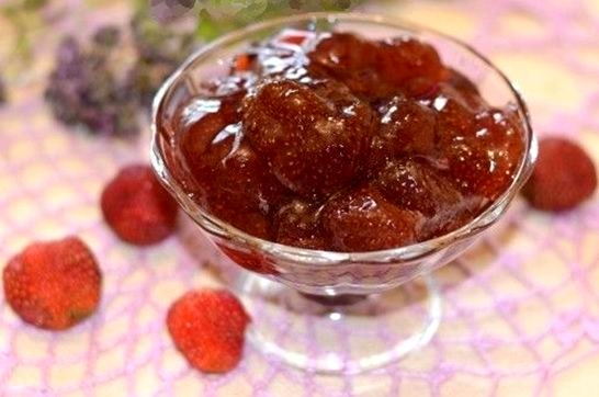 Клубничное варенье с целыми ягодами за 1 час (рецепт-3)