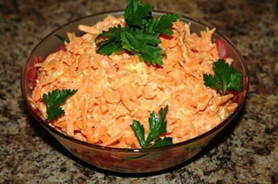 Салат из моркови с яйцом и сыром (рецепт-3)