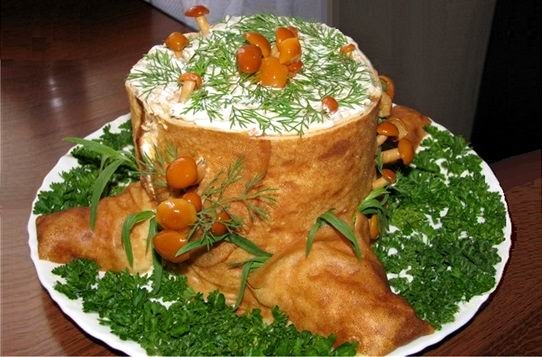 Блинный салат-рулет "Пенёк" (рецепт-1)