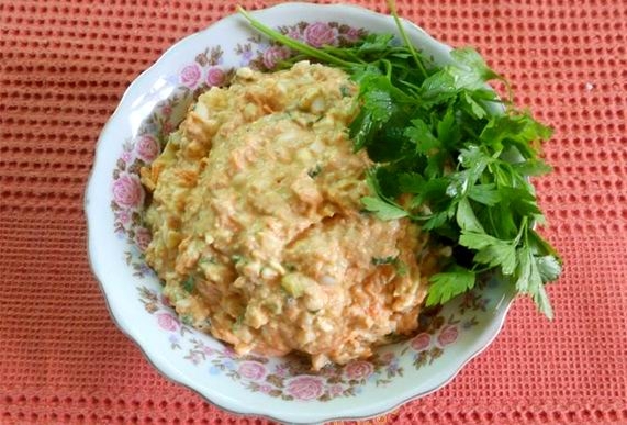 Салат из печени минтая с плавленым сыром (рецепт-1)
